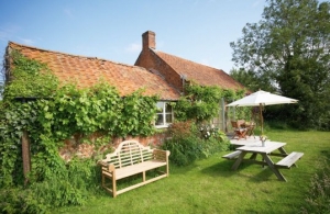 Country romantic cottage for couples Norfolk