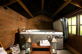 Devon Romantic Hot Tub Cottage for Couples | Corncott