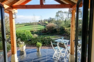 A romantic hot tub lodge for couples near Totnes, Devon