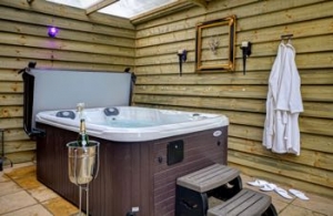 Luxury Hot Tub Cottages Suffolk | Orwell Barn Stowmarket