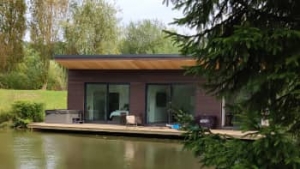 devon luxury hot tub lodge for couples