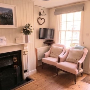 Staithes Pet Friendly Holiday Cottage for Couples in Yorkshire | Dunsley