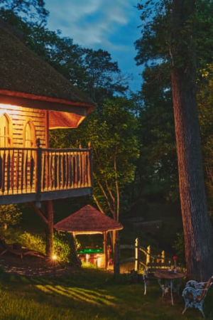 Romantic Treehouse Hot Tub Cottage Worcestershire Tenbury Wells | Eathelin