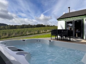 Pitlochry Romantic Dog friendly Hot Tub Lodge Scotland