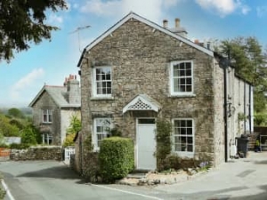 Romantic lake district cottage for couples Grange over Sands