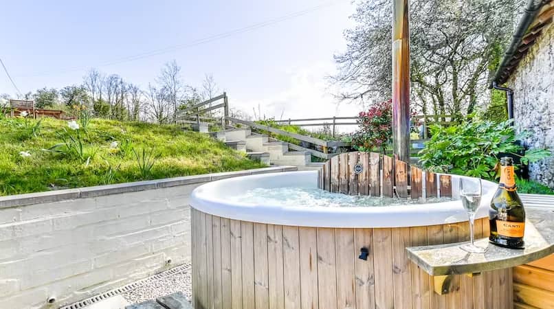 The Old Apple Store, Tamar Valley