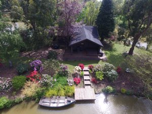 devon luxury hot tub lodge for couples